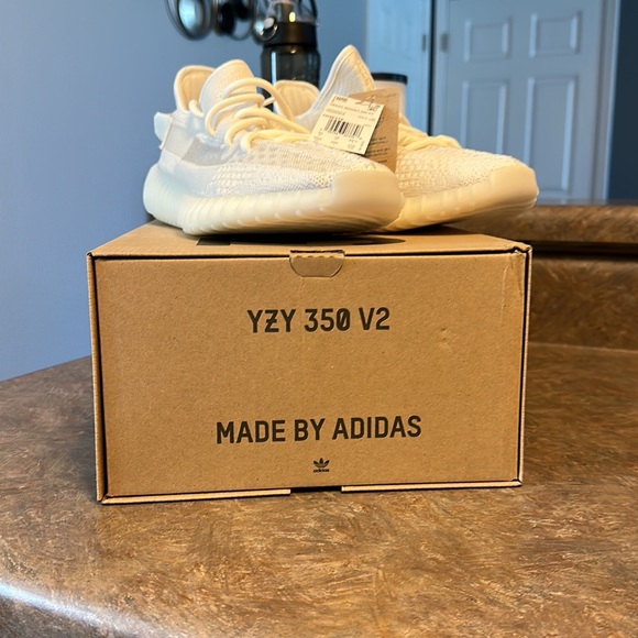 Yeezy 350 V2 “Bone” - Picture 3 of 9